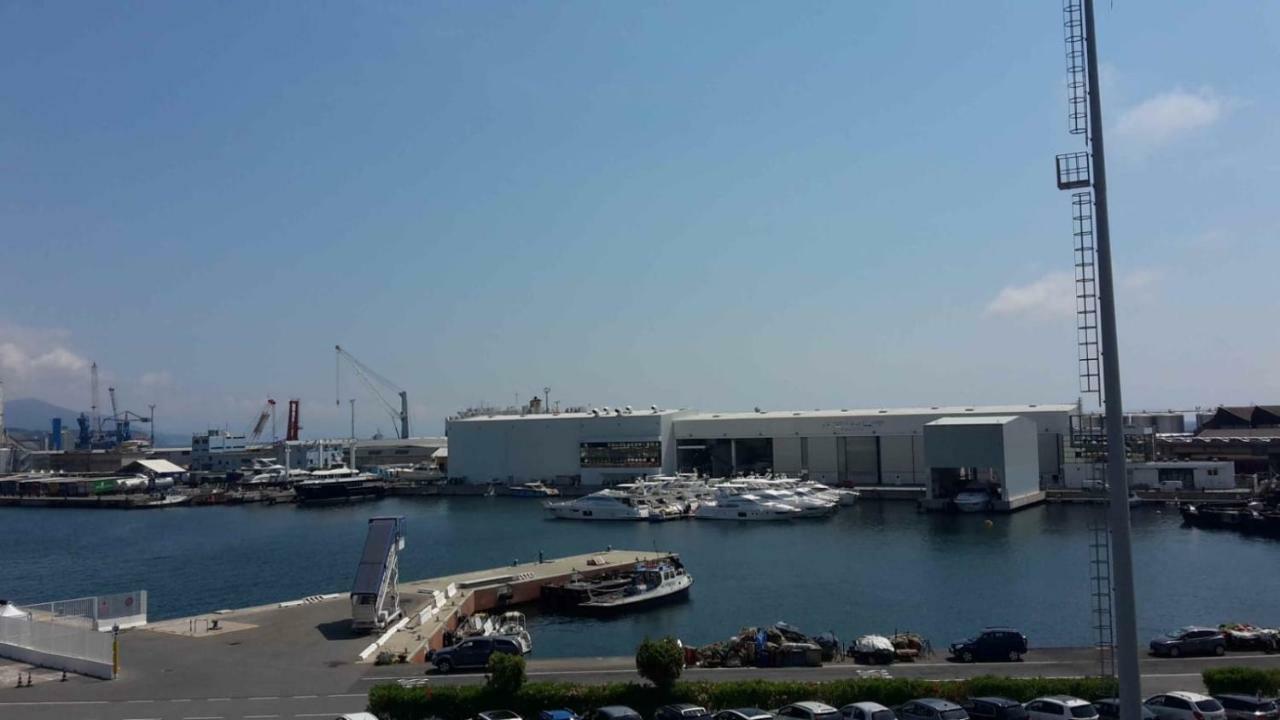 Apartamento Relax In Darsena - Savona Exterior foto